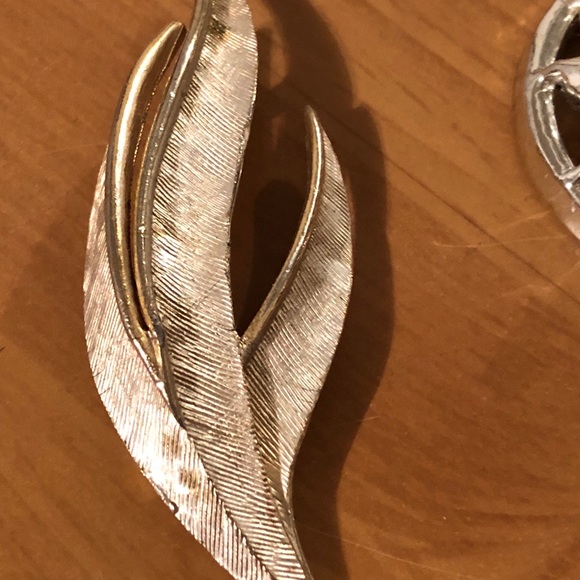 Brooches - Picture 5 of 6